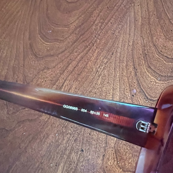 Gucci Sunglasses - Picture 8 of 8